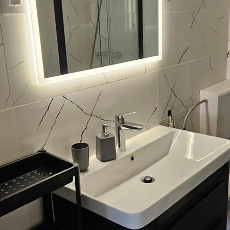 Skyfall Apartment *